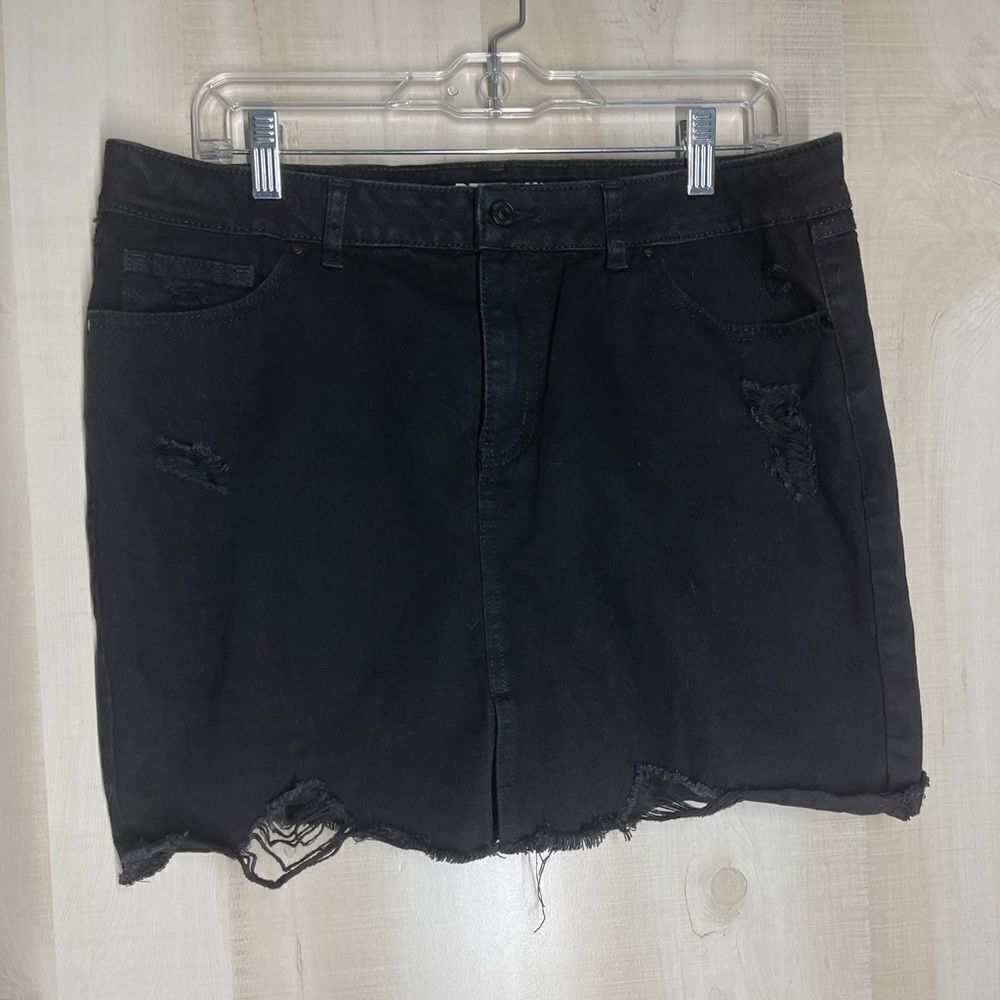āRewashāblackādistressedāminiāskirt,āsizeā13